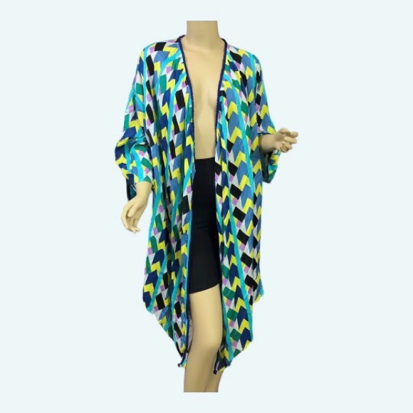 Curations Green-Geo printed Topper / Cardigan featuring a Stylish Shark Bite Hem - Picture 2 of 6